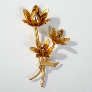 Vintage Gold Tone Flower Bouquet Brooch Polished Finish Classic Pin Jewelry